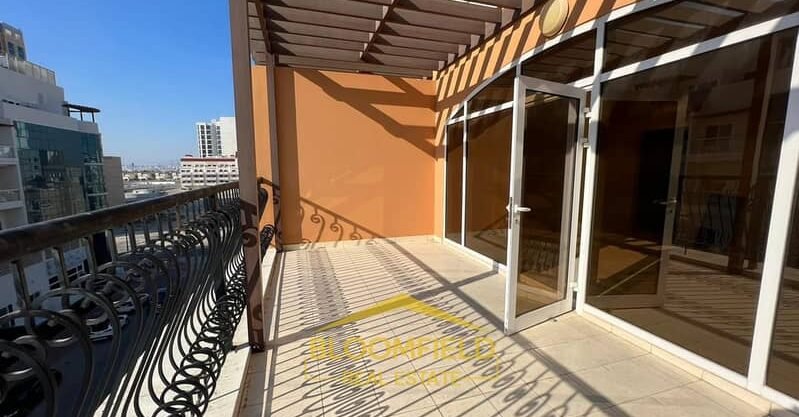 UNFURNISHED – 2 BR DUPLEX – PRIME LOCATION