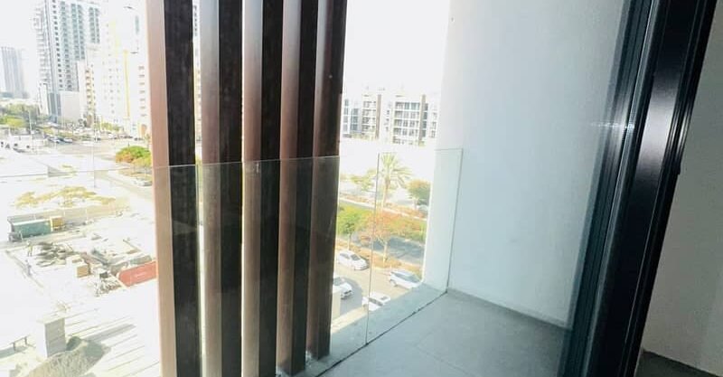 Spacious- Unfurnished Unit- 1 BR – prime Location