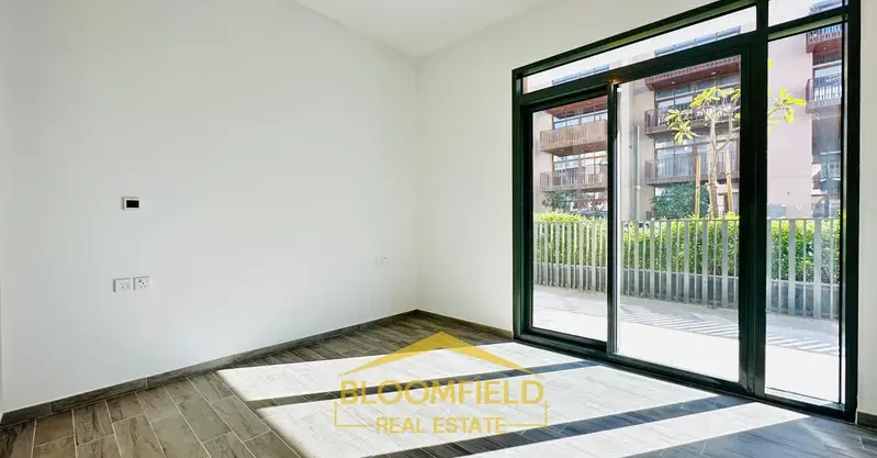 Rare Unit: Ground Floor 1BHK Fitted Kitchen Large Balcony