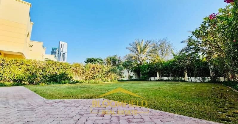 Independent Villa – 4 BR+Maids -G+2 – Park facing Villa